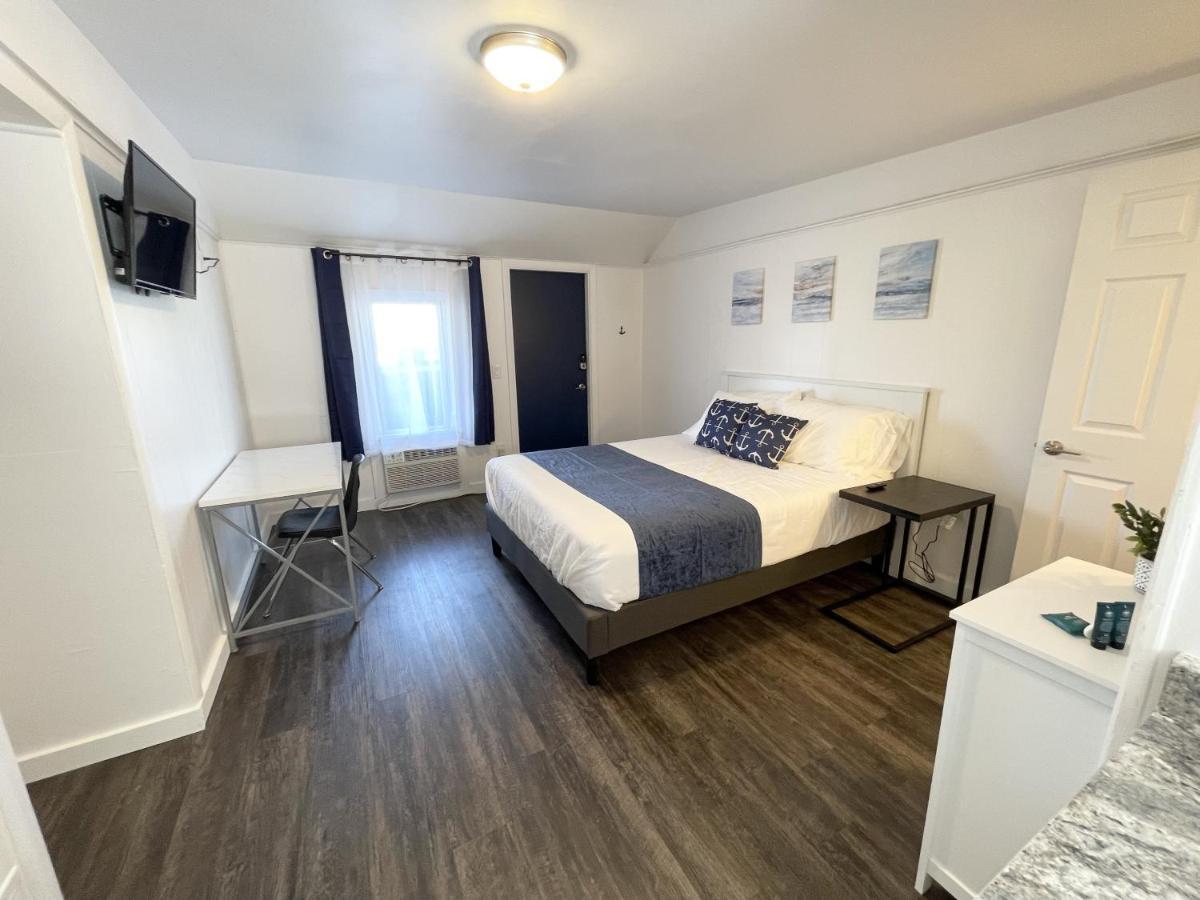 Anchor Bay Inn And Suites 샌더스키 외부 사진