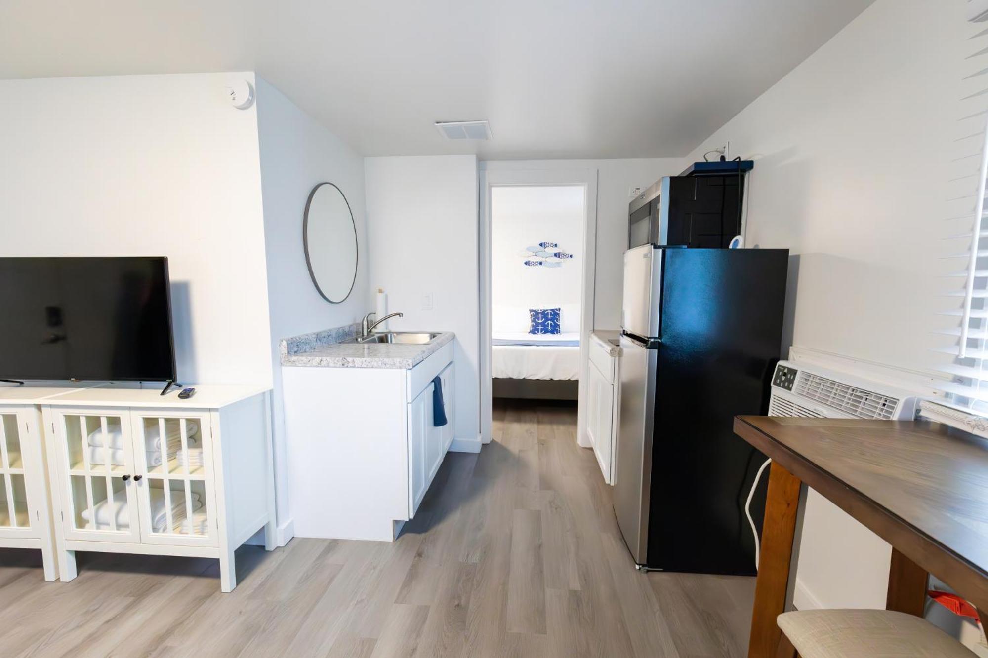 Anchor Bay Inn And Suites 샌더스키 외부 사진