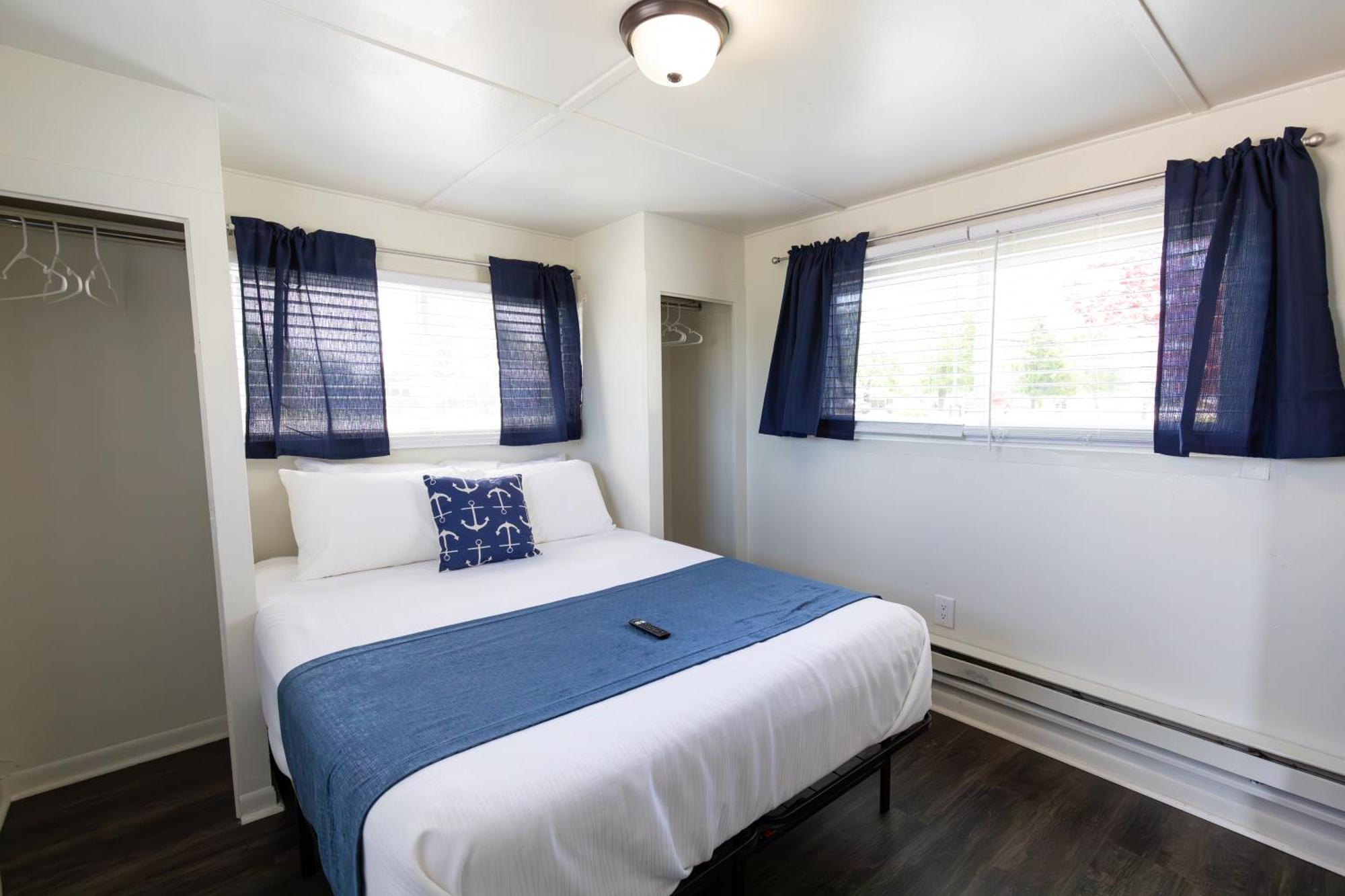 Anchor Bay Inn And Suites 샌더스키 객실 사진