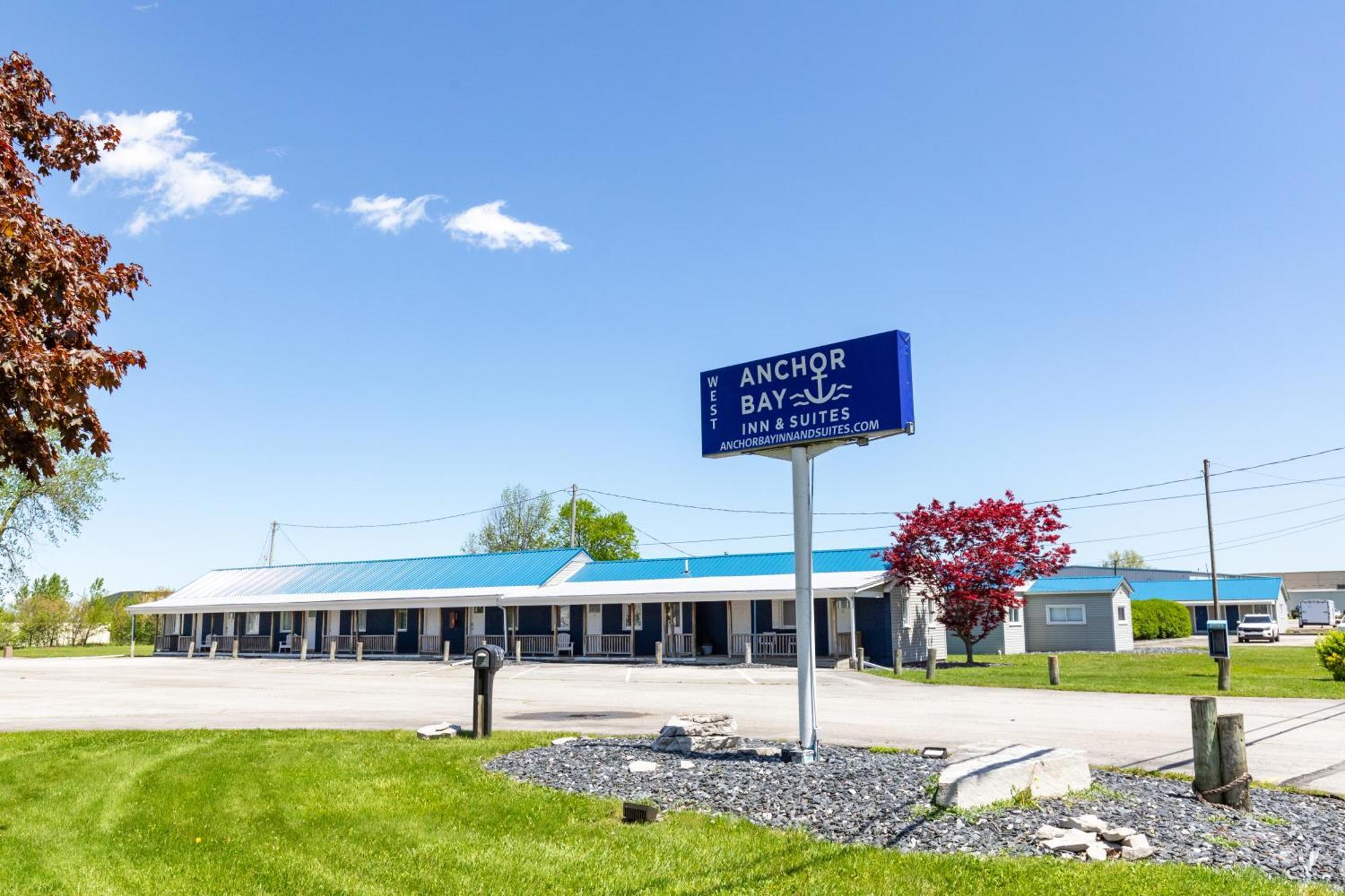 Anchor Bay Inn And Suites 샌더스키 외부 사진